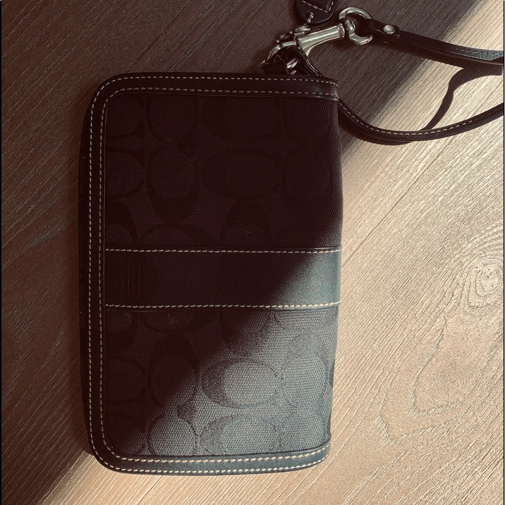 7x4.25 coach wristlet with silver hardware